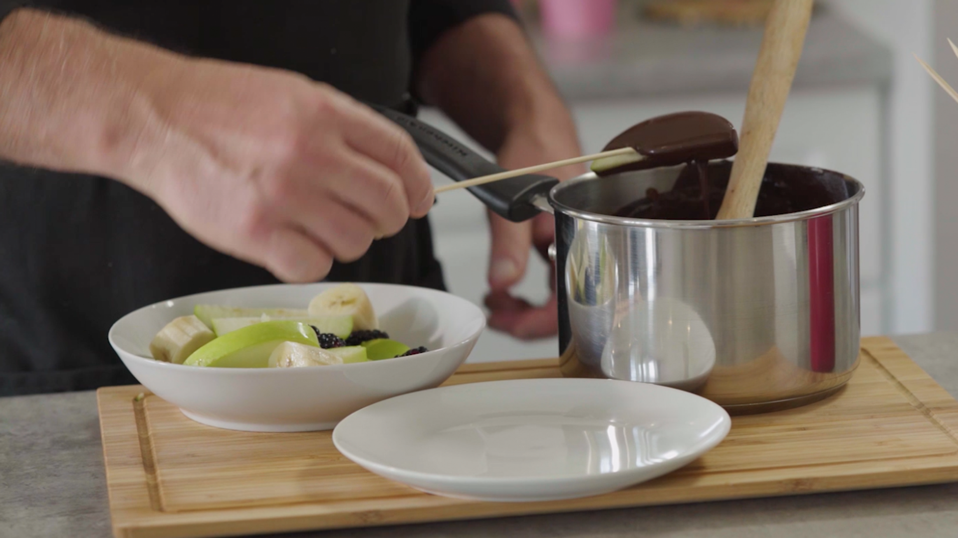1920_1080_paques_fondue_chocolat_a_vos_frigos