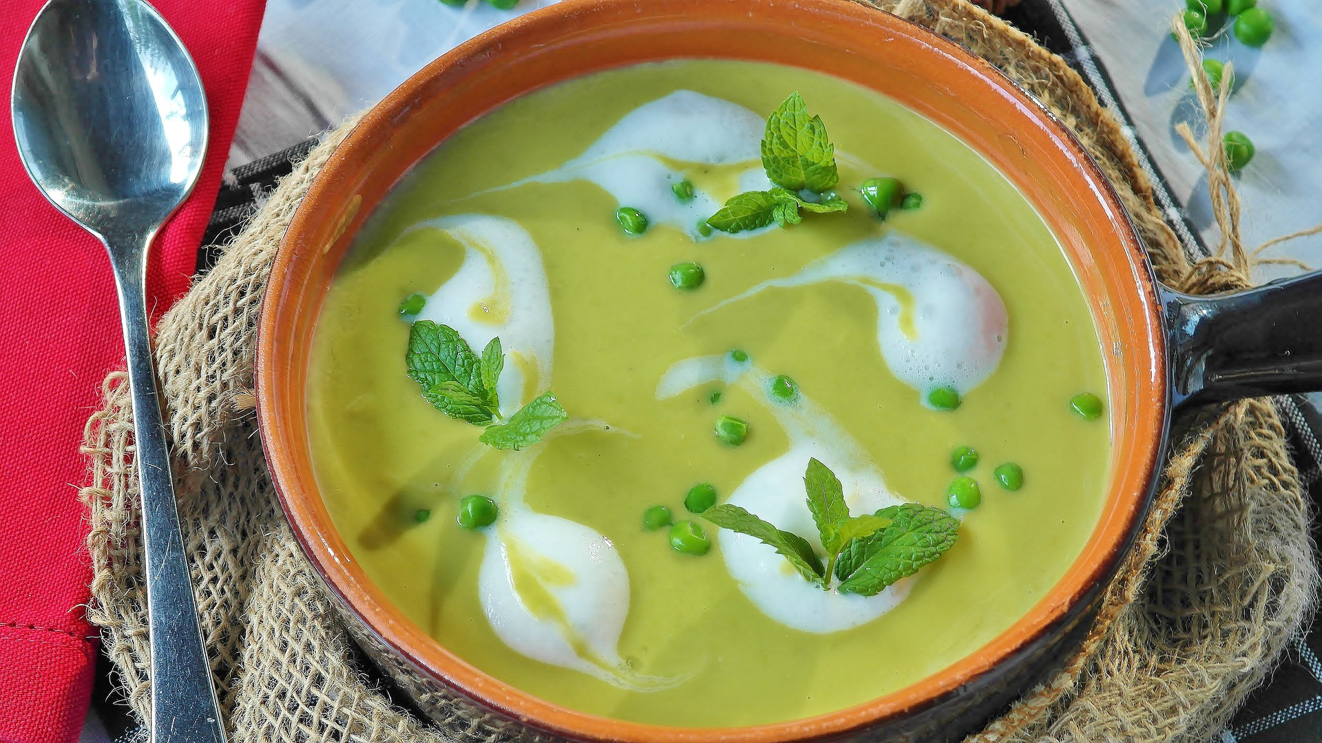 recette_anti_gaspillage_alimentaire_petit_pois_menthe_Lionel_levy_intercontinental_Marseille_Jour_de_la_Terre_France